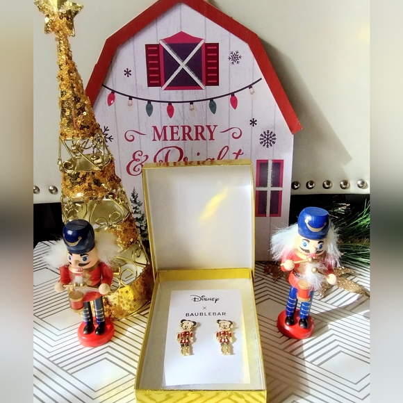 NWT Disney Mickey Mouse Holiday Nutcracker Earrings - Picture 10 of 16